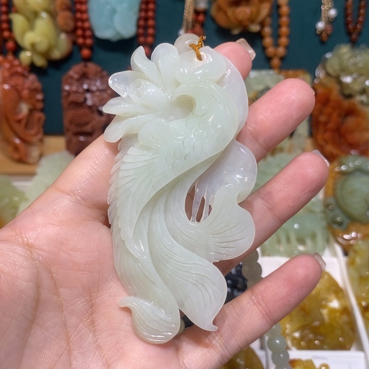 悠***宝蛇纹石玉未镶嵌颈饰