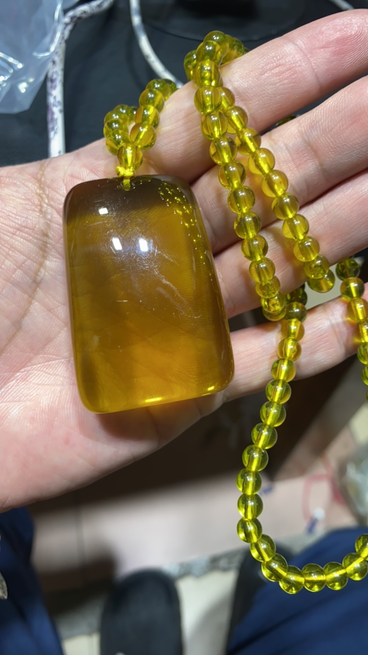 B100 蓝珀无事牌吊坠    