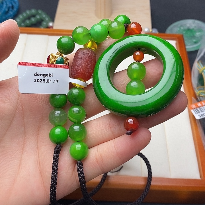 翡翠未镶嵌颈饰207手串