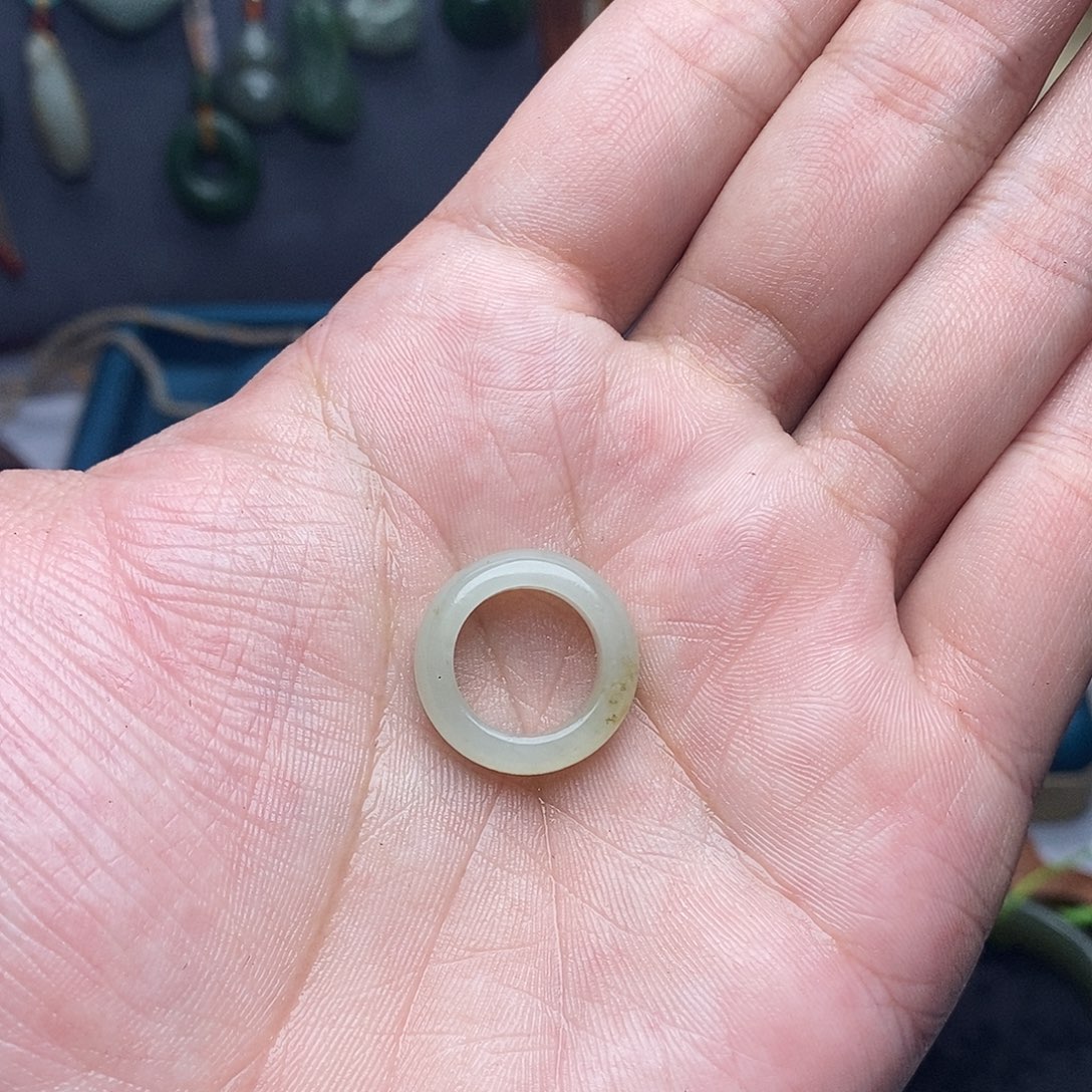 和田玉未镶嵌颈饰圈口13.2