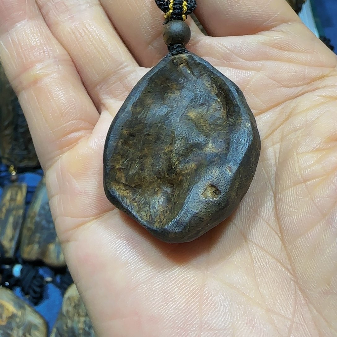 沉香碎屑沉香海南白奇乌身天然老包头9.3克