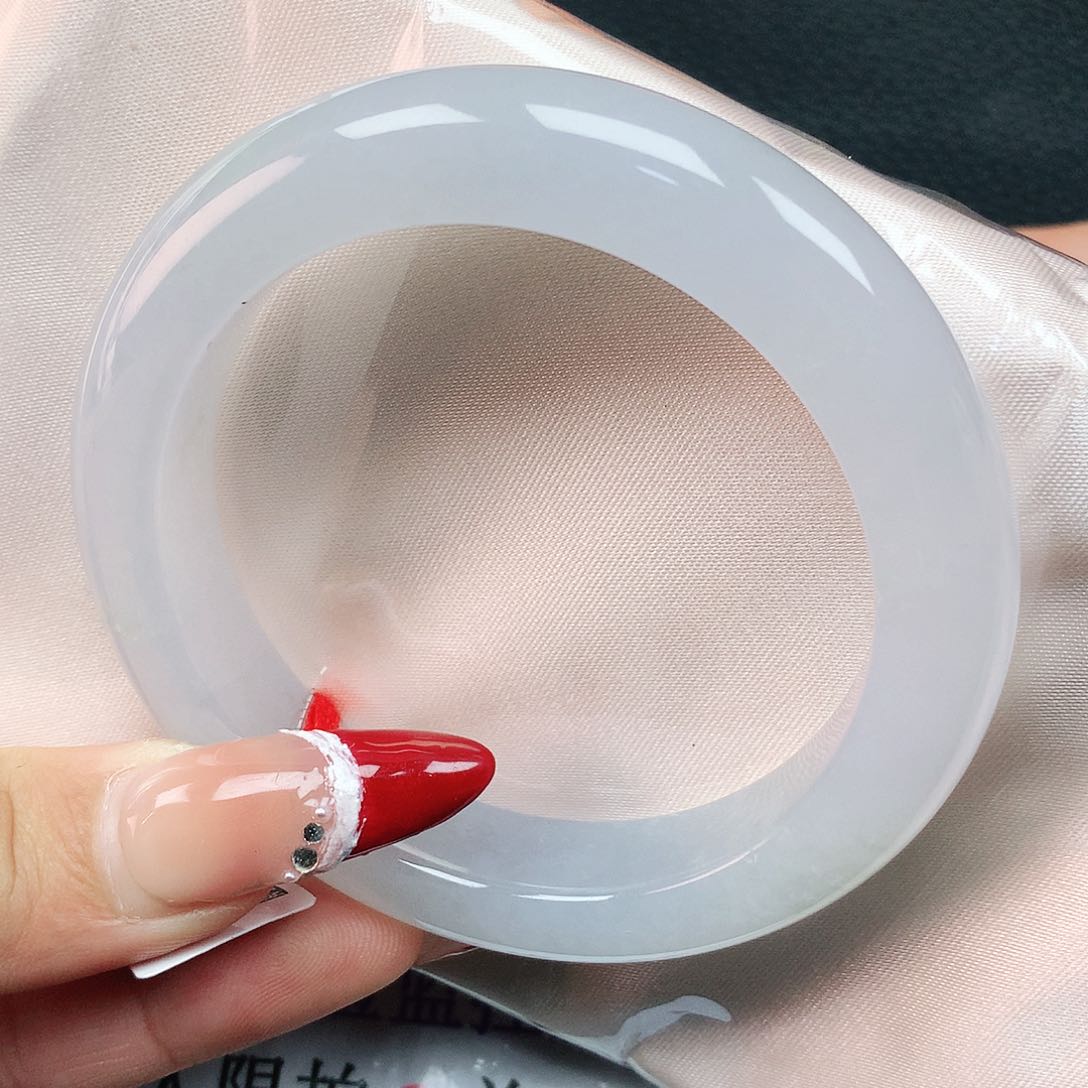 翡翠手镯未镶嵌53圈