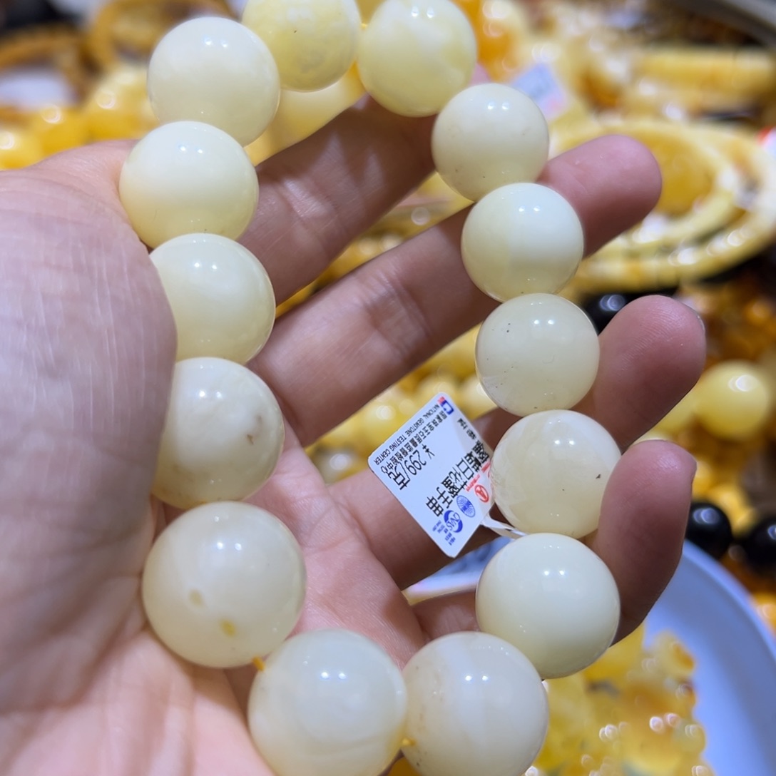 琥珀珠宝奇石未镶嵌