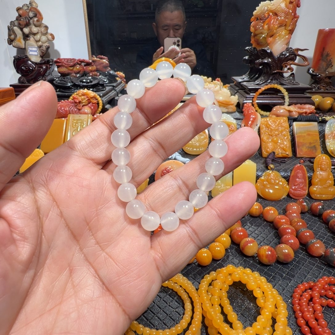 石英质玉（黄龙玉）未镶嵌颈饰