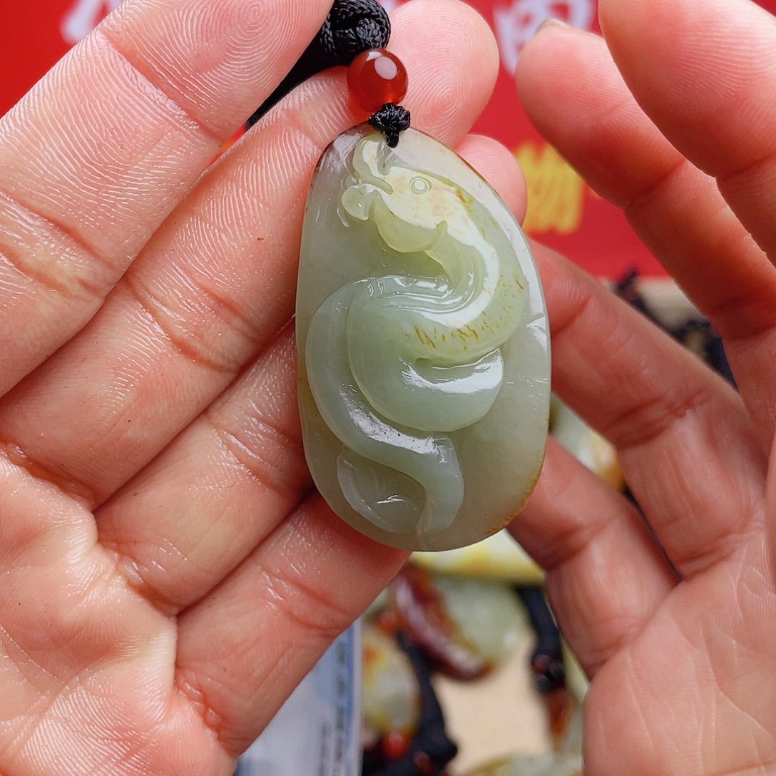 和田玉颈饰未镶嵌