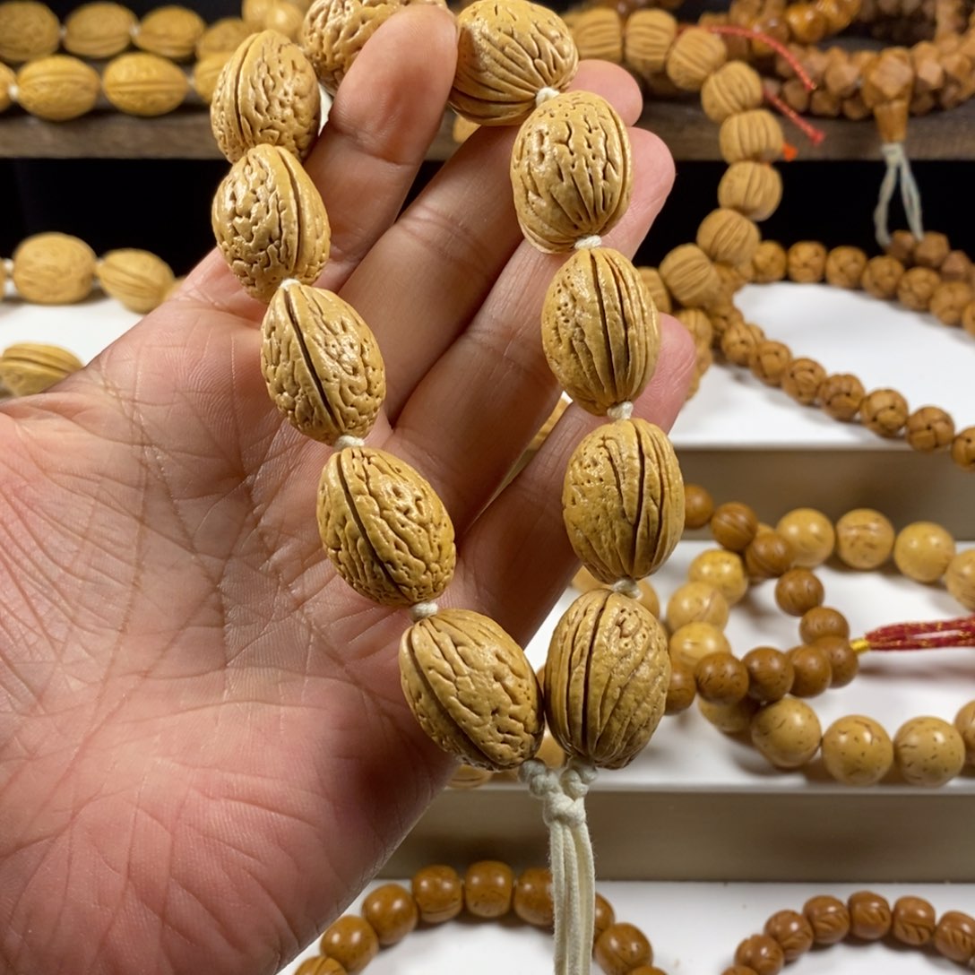 K***D吊坠桃核沈阳钱袋子原皮手持