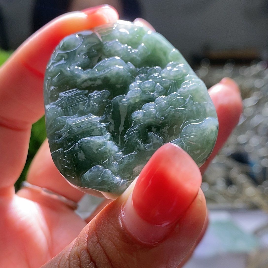 【闪购商品】翡翠未镶嵌颈饰山水