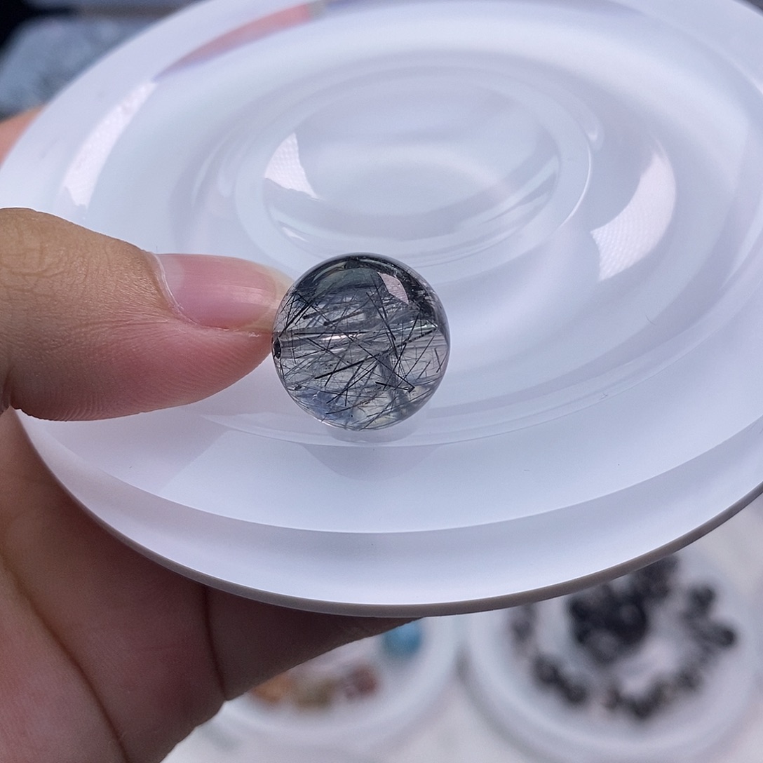 水晶手链未镶嵌举***?