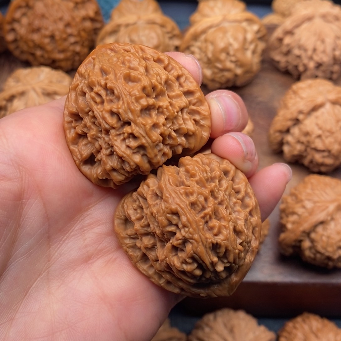 文玩核桃把件38三角南疆