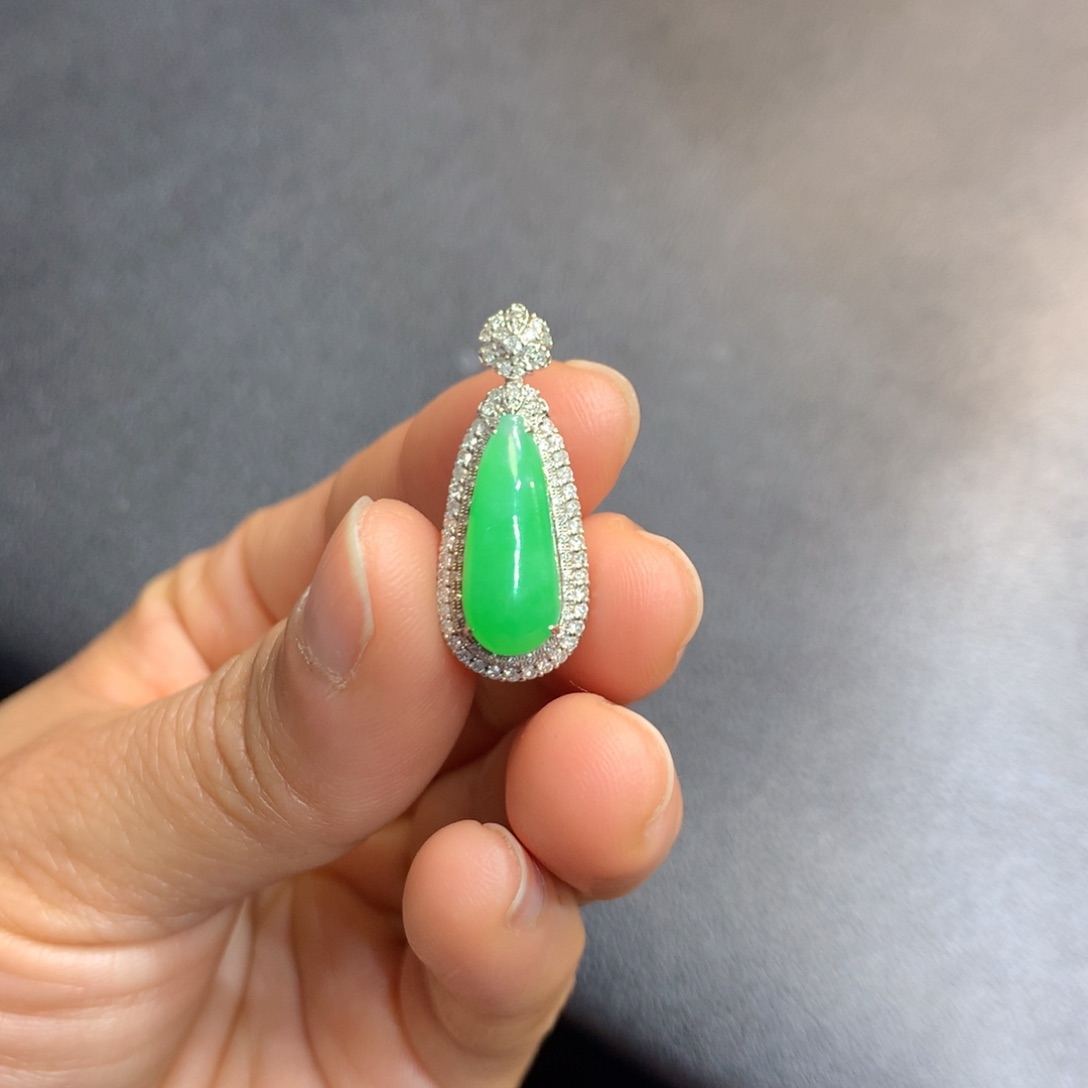 翡翠吊坠(不含链)18K金镶嵌