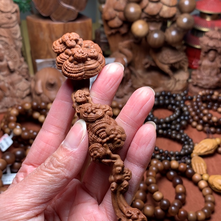 檀香木把件老山檀如意手把件