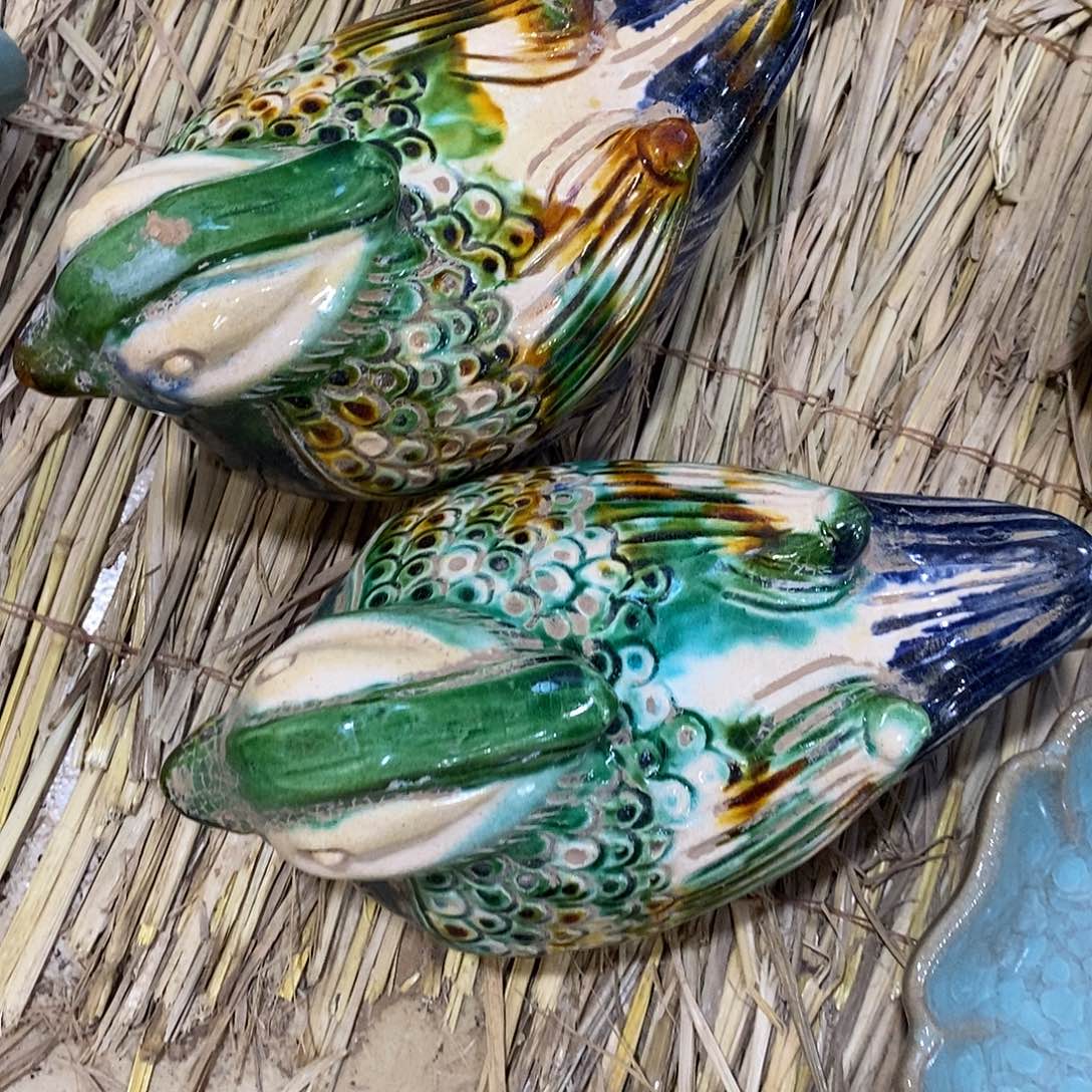 李***东瓷片三彩的倆鸳鸯小