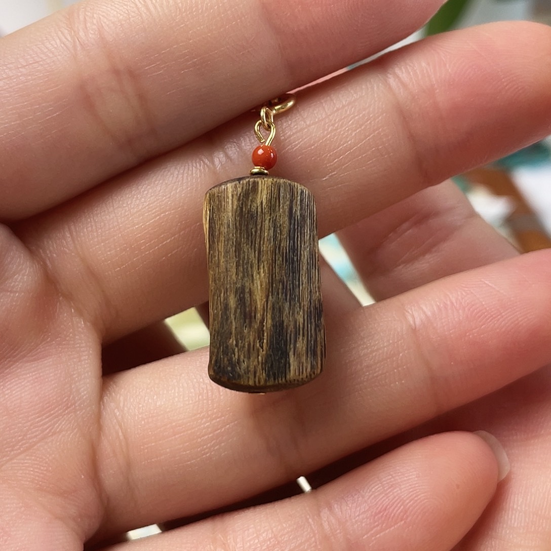 南红玛瑙配饰未镶嵌