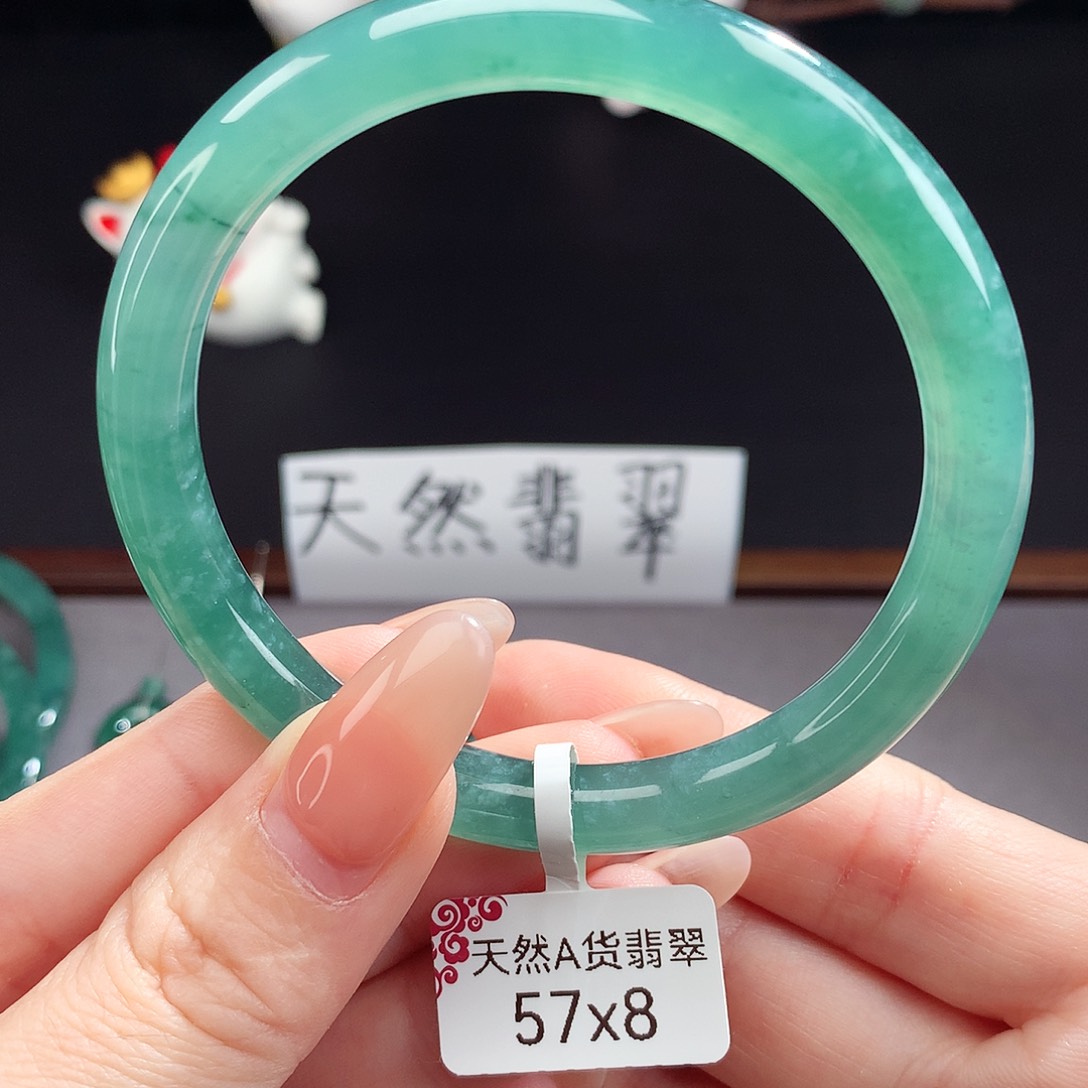 翡翠手镯（圆镯）未镶嵌