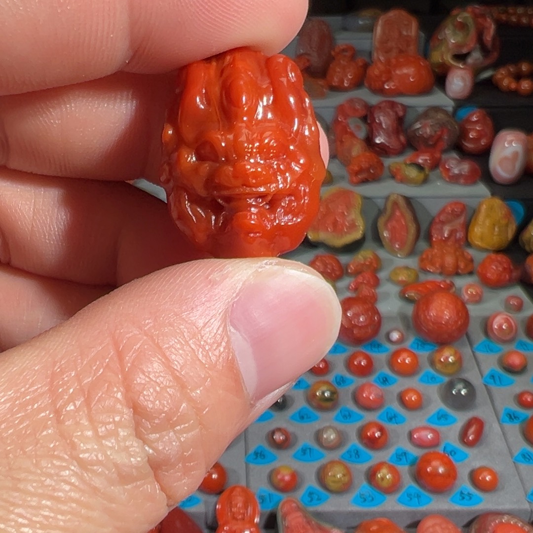 南红玛瑙未镶嵌兽面