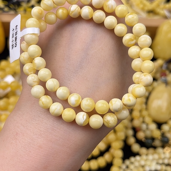 琥珀未镶嵌颈饰琥珀，多样性发其一