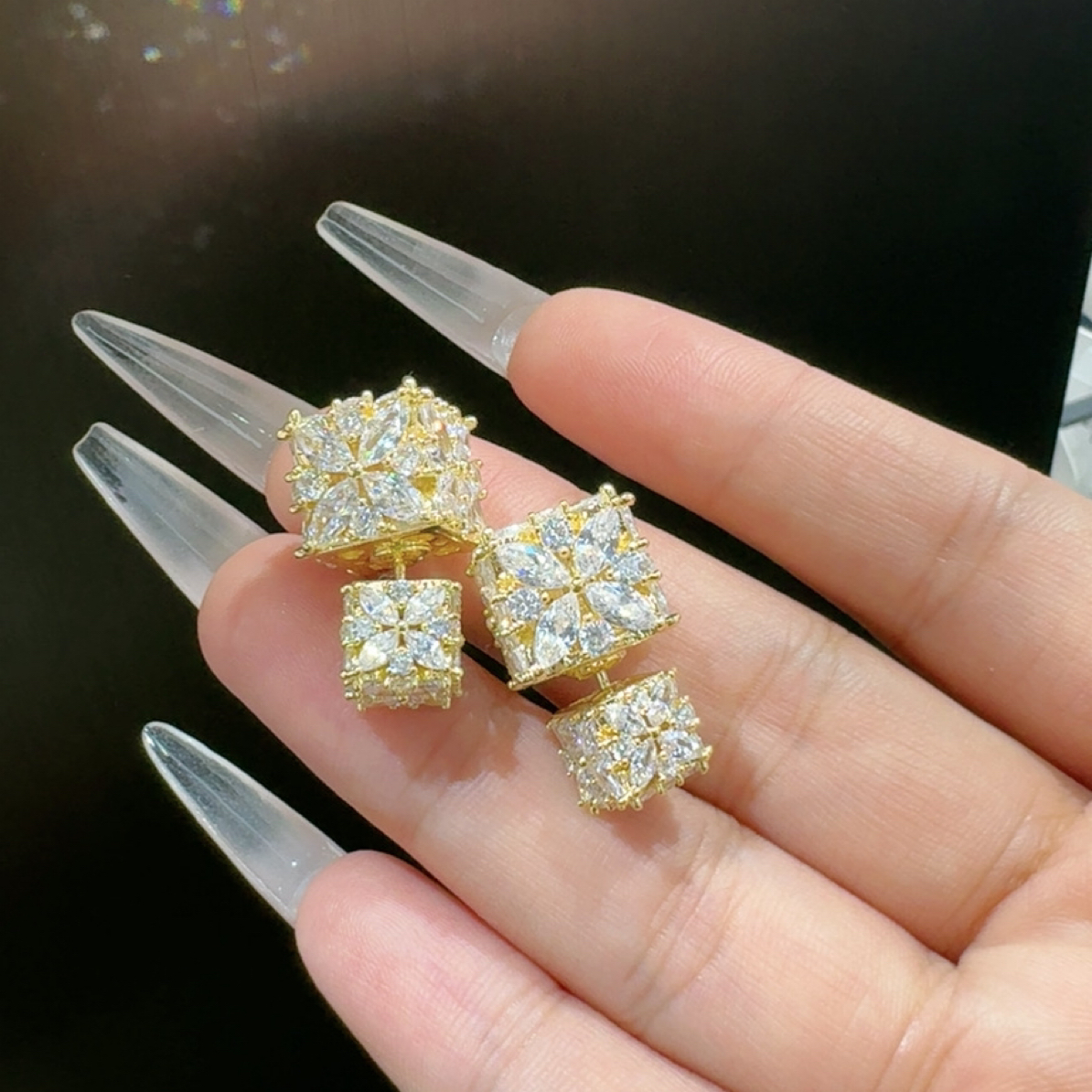 铜合金锆石耳饰 气质轻奢高级感镶嵌锆石几何方块前后戴耳钉小众