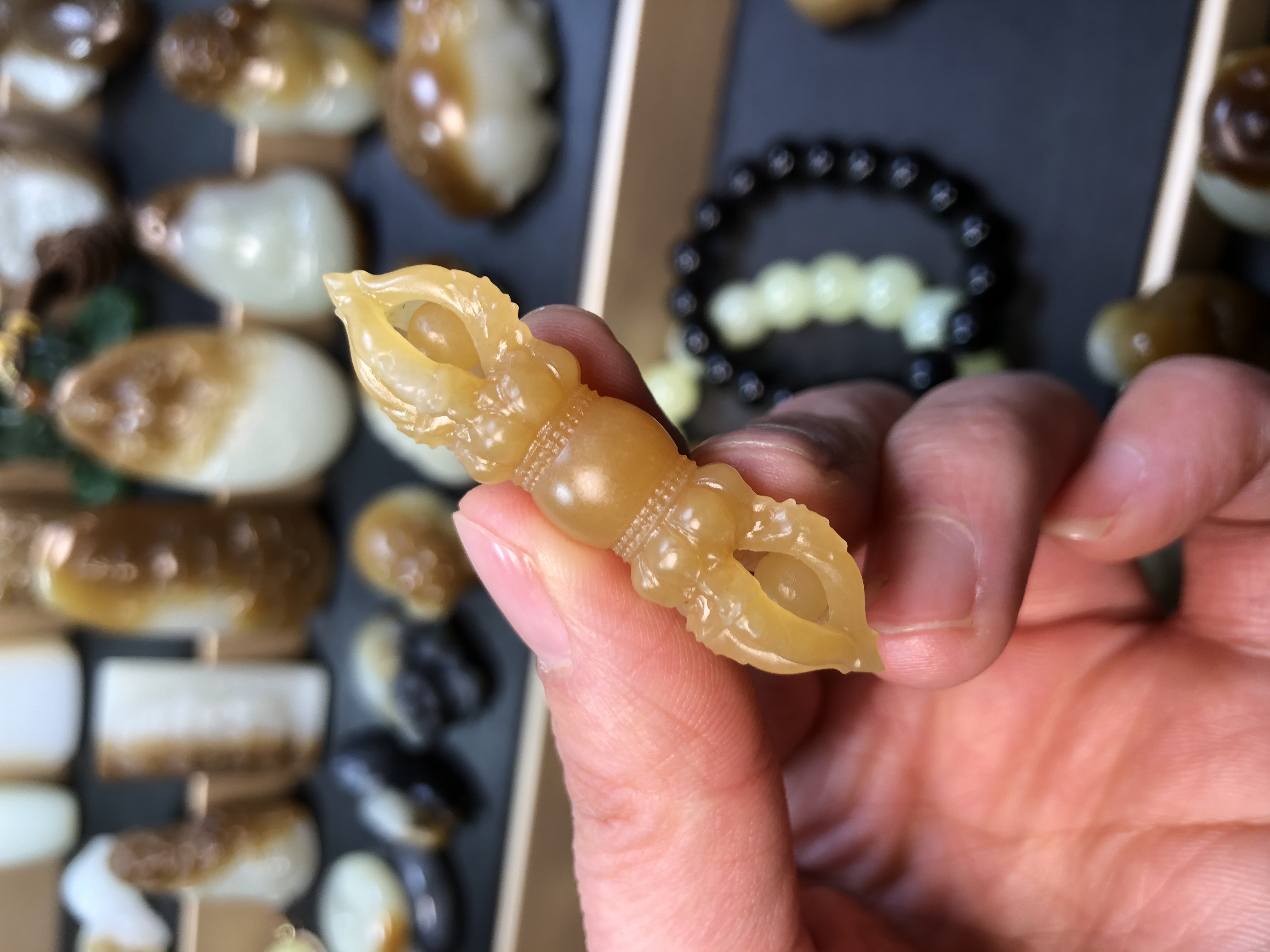 新疆和田玉糖白吊坠