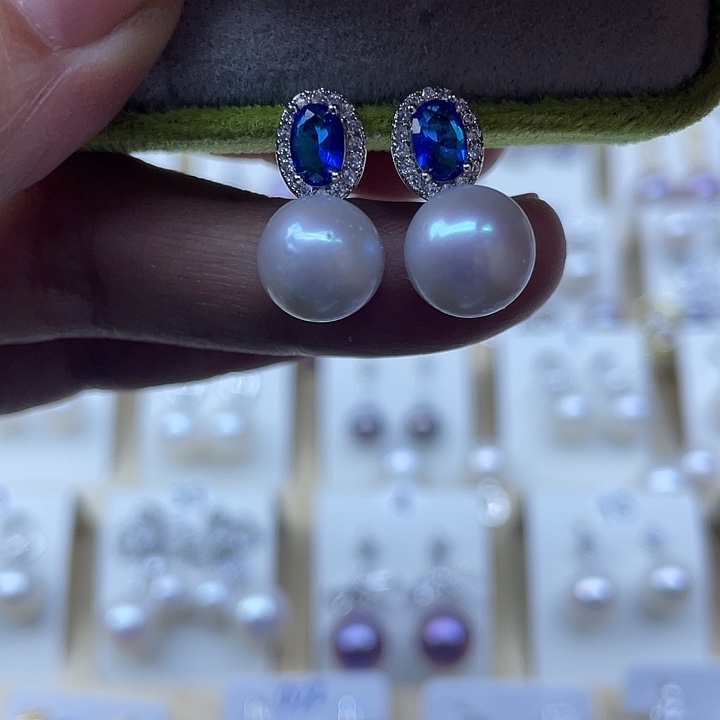 淡水珍珠银S925镶嵌耳饰