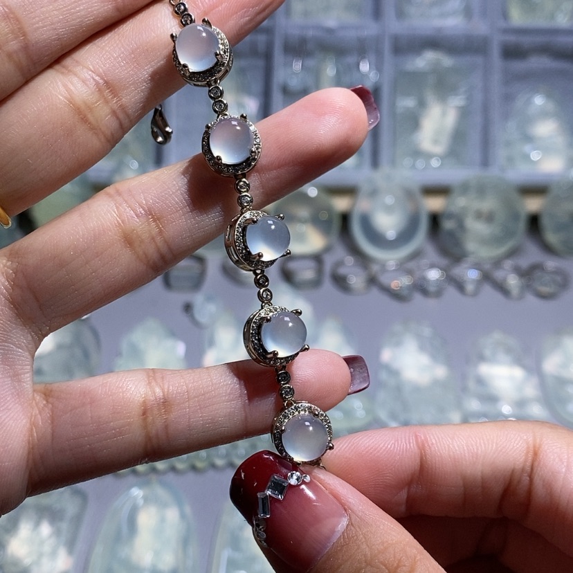 【闪购商品】岫玉手链银S925镶嵌榴***腐手链