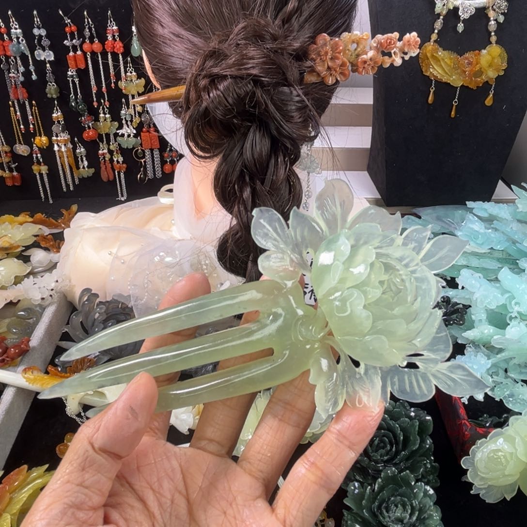 未镶嵌岫玉发饰瑕疵