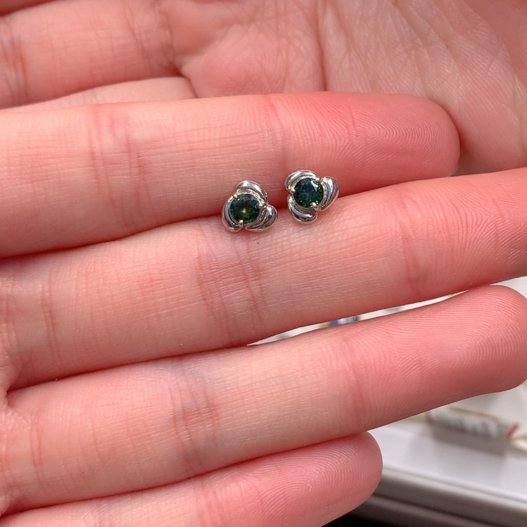 耳饰蓝宝石18K金镶嵌