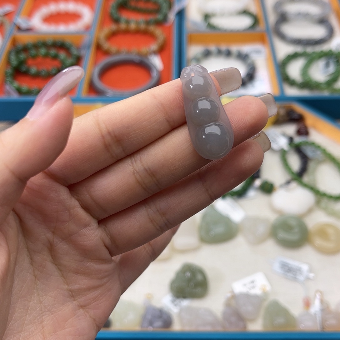 和田玉未镶嵌颈饰w8烟紫福豆