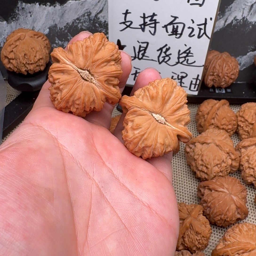 把件文玩核桃q**r38三角白微色差