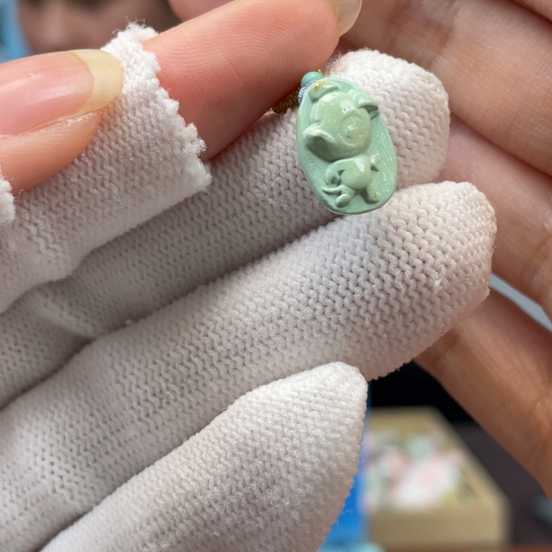 绿松石未镶嵌挂件