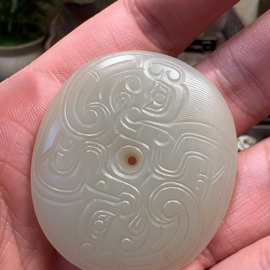 钟***志和田玉（糖玉）未镶嵌颈饰