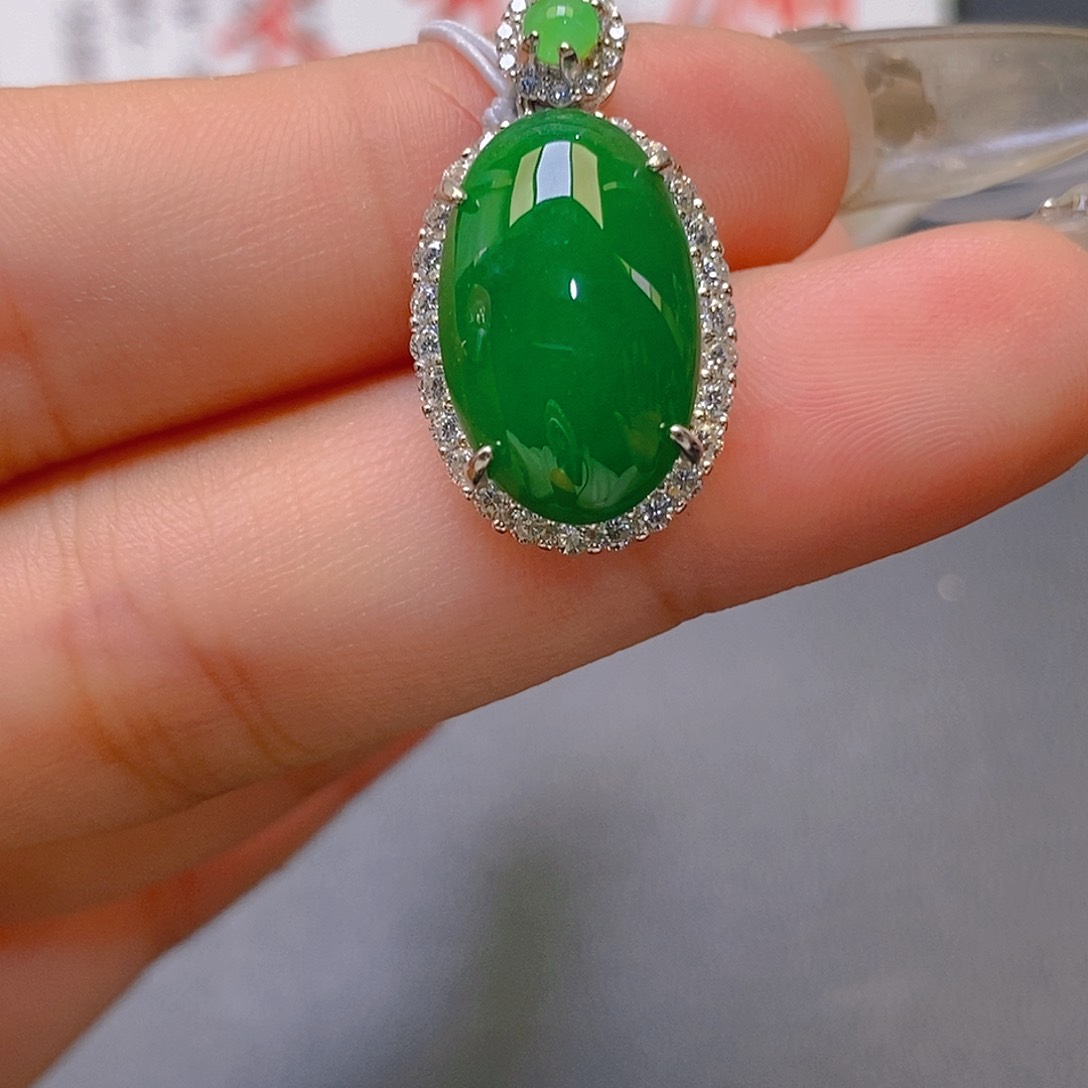 翡翠耳饰银S925镶嵌天然翡翠