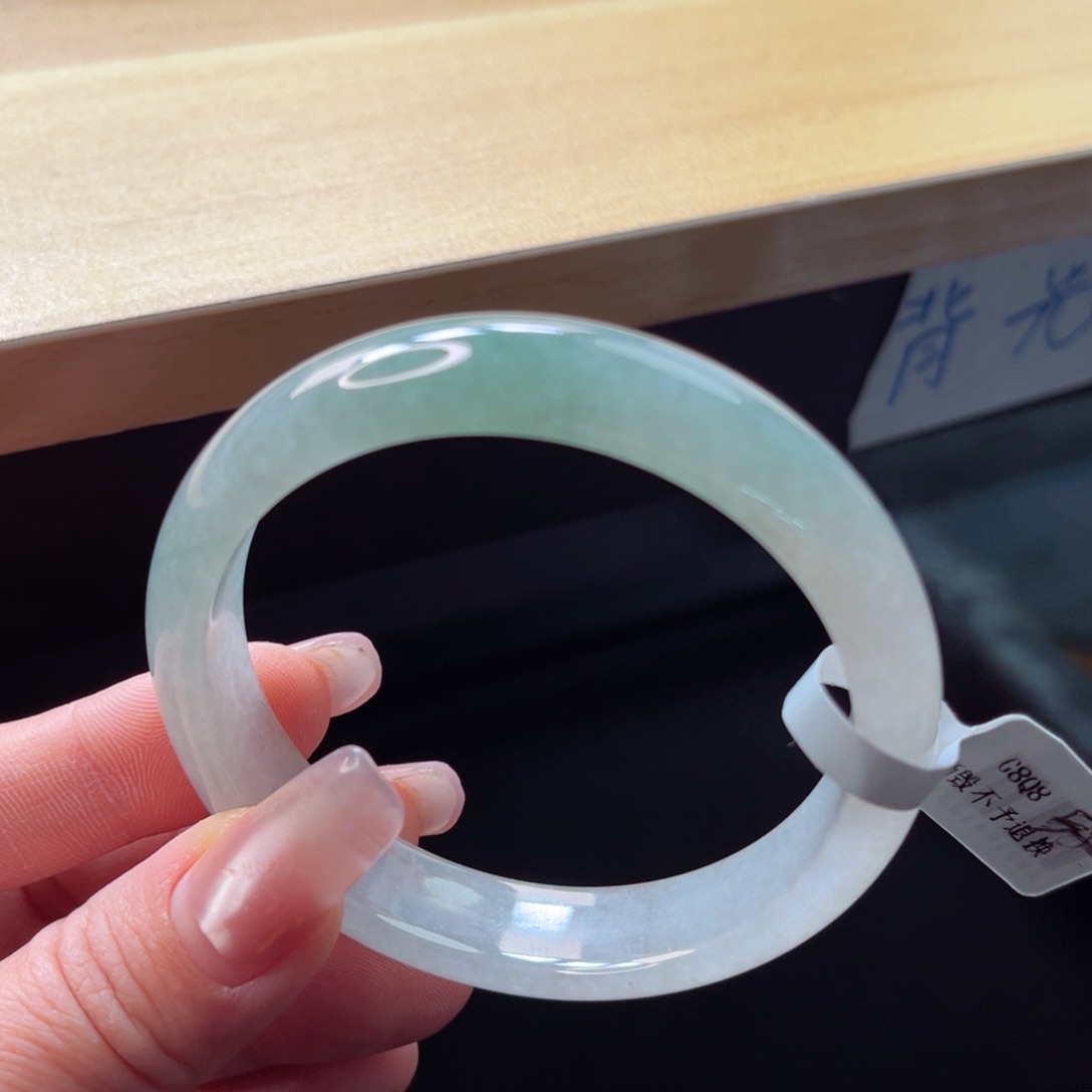 翡翠手镯未镶嵌手镯