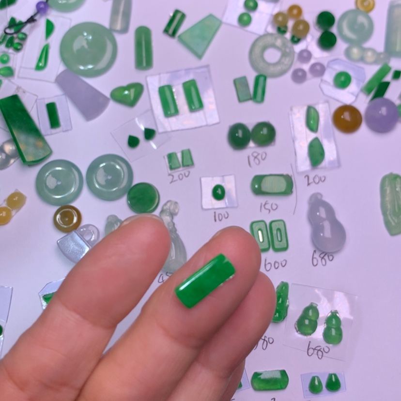 【闪购商品】翡翠未镶嵌颈饰静***?马安