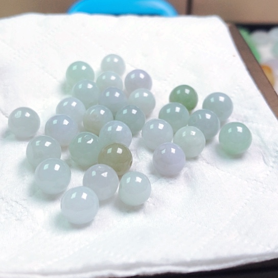 翡翠颈饰未镶嵌日****后珠子