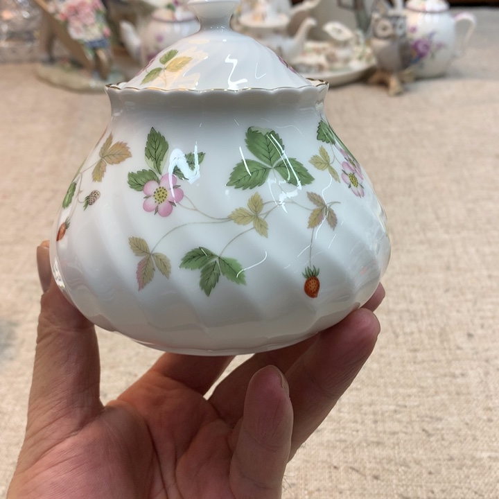 金瓷阁家的美丽瓷器