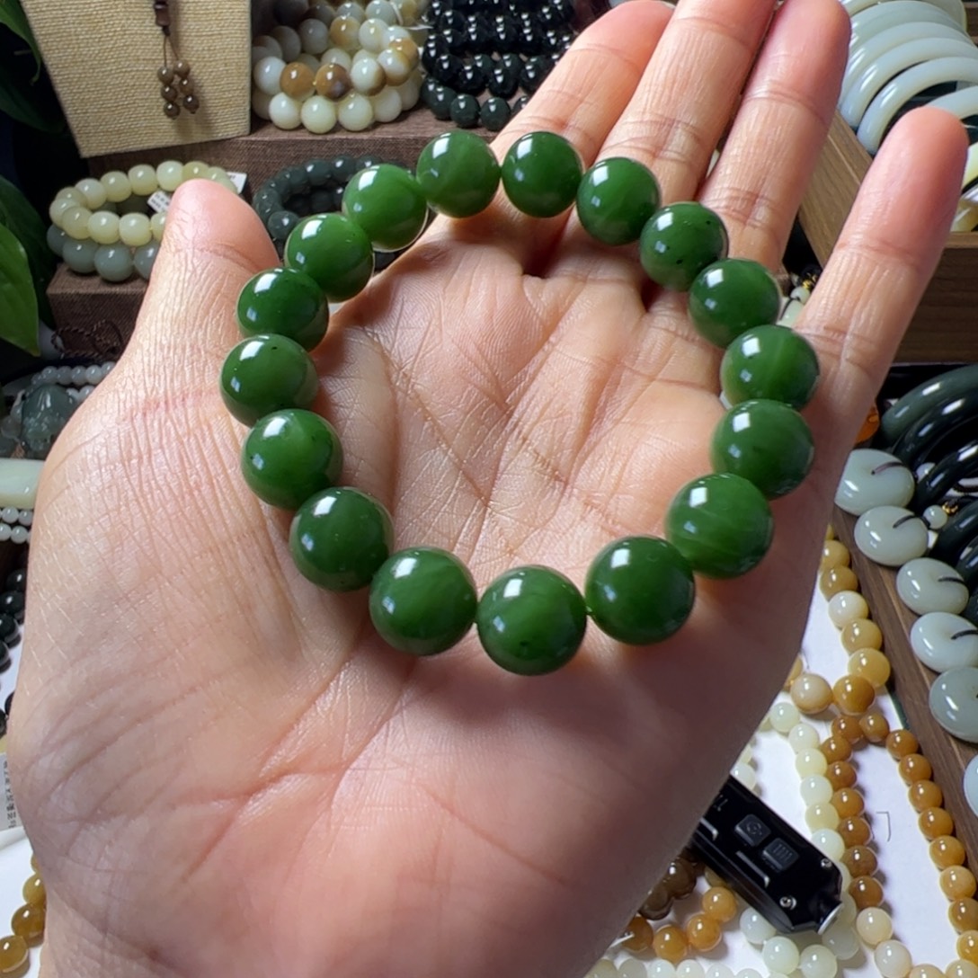 大***.和田玉未镶嵌手链