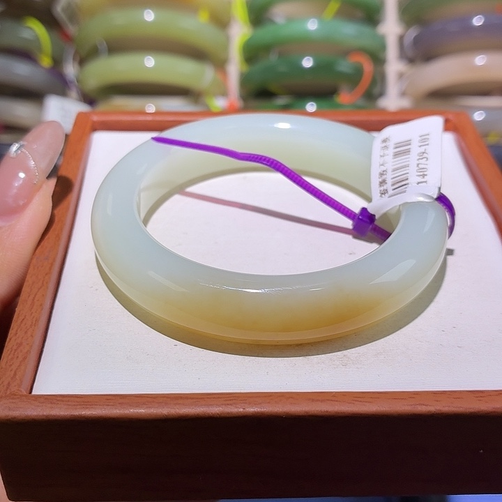 和田玉未镶嵌手镯34号52+