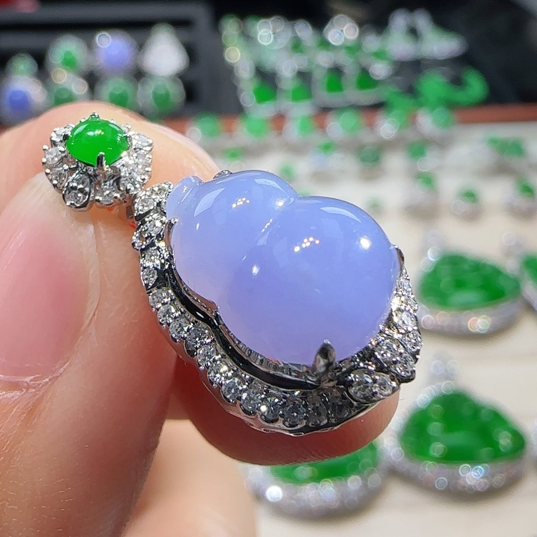 翡翠吊坠(不含链)18K金镶嵌