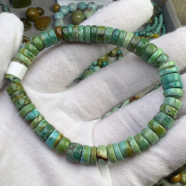 绿松石未镶嵌珠宝奇石