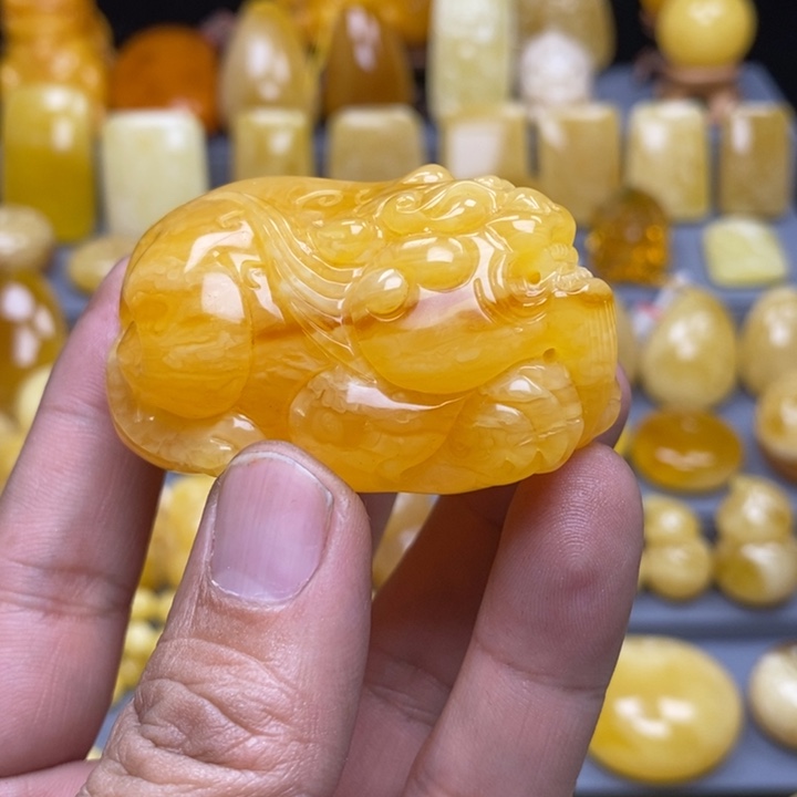 琥珀吊坠(赠链)未镶嵌﷽****稀