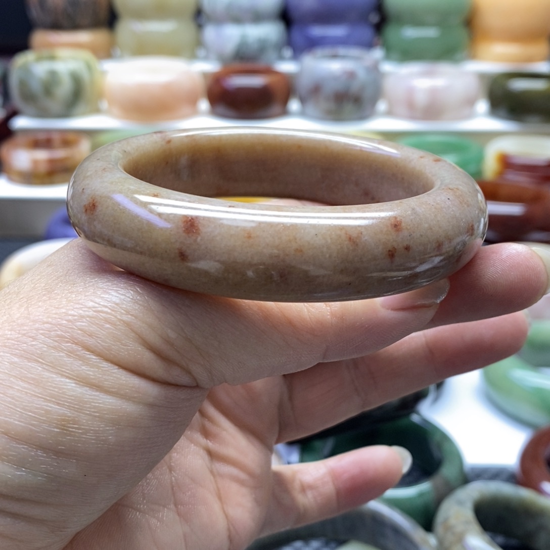 石英质玉未镶嵌手镯