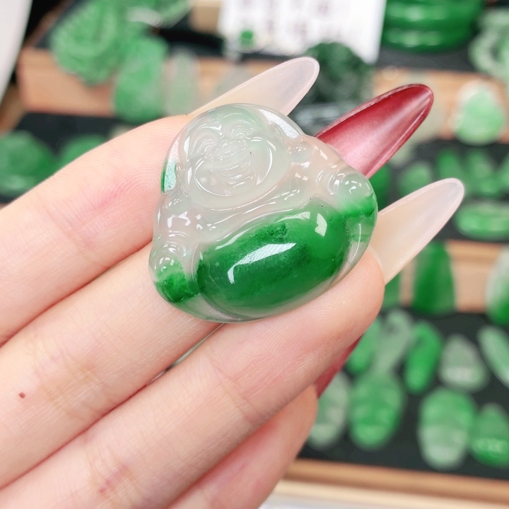 石英质玉（非洲翠）未镶嵌颈饰