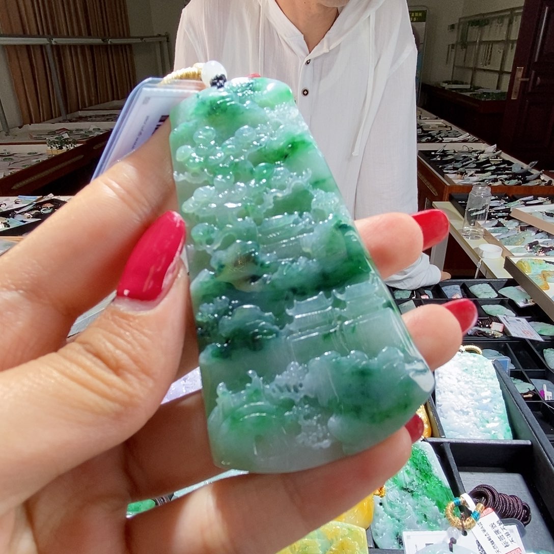 翡翠未镶嵌颈饰翡翠