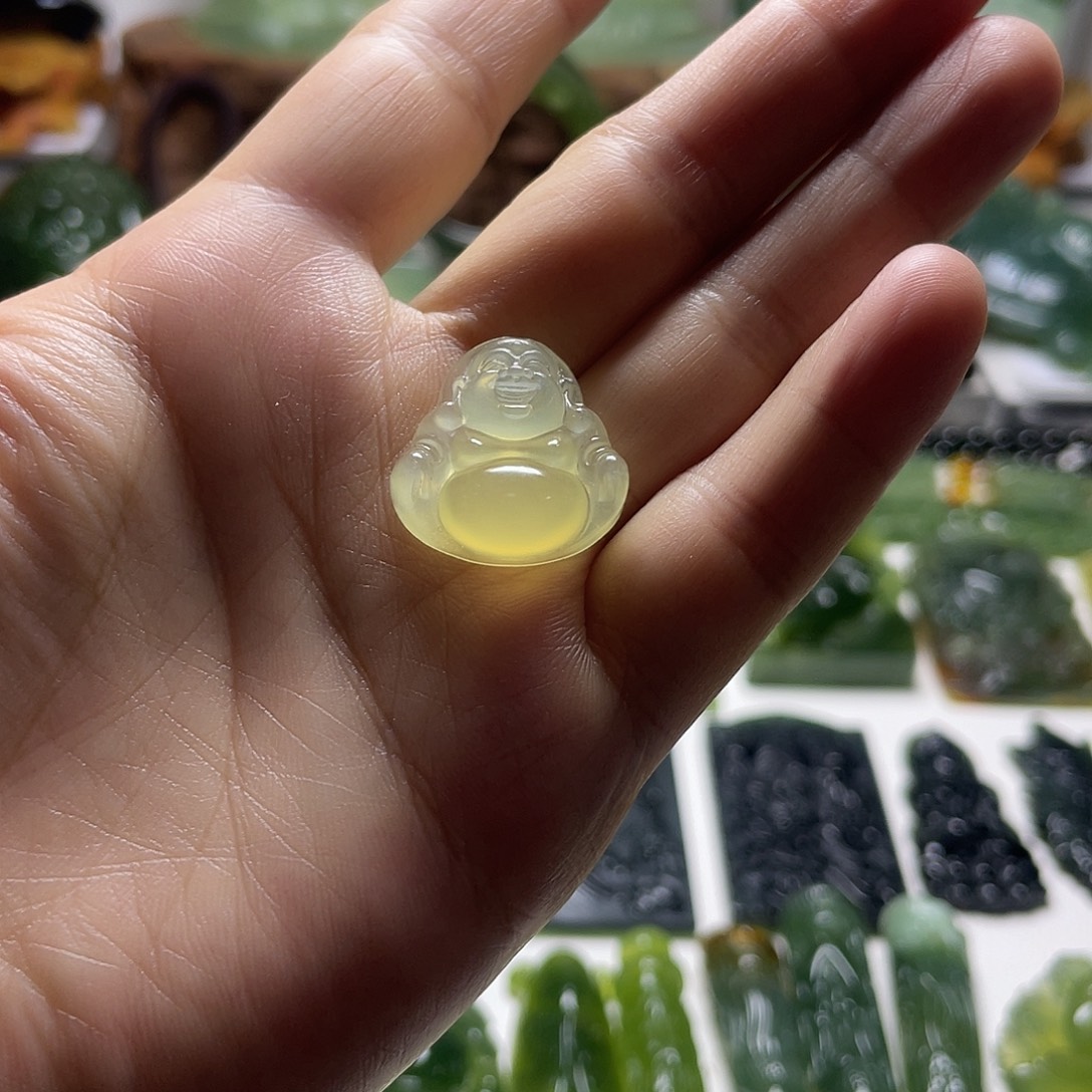 未镶嵌蛇纹石玉颈饰