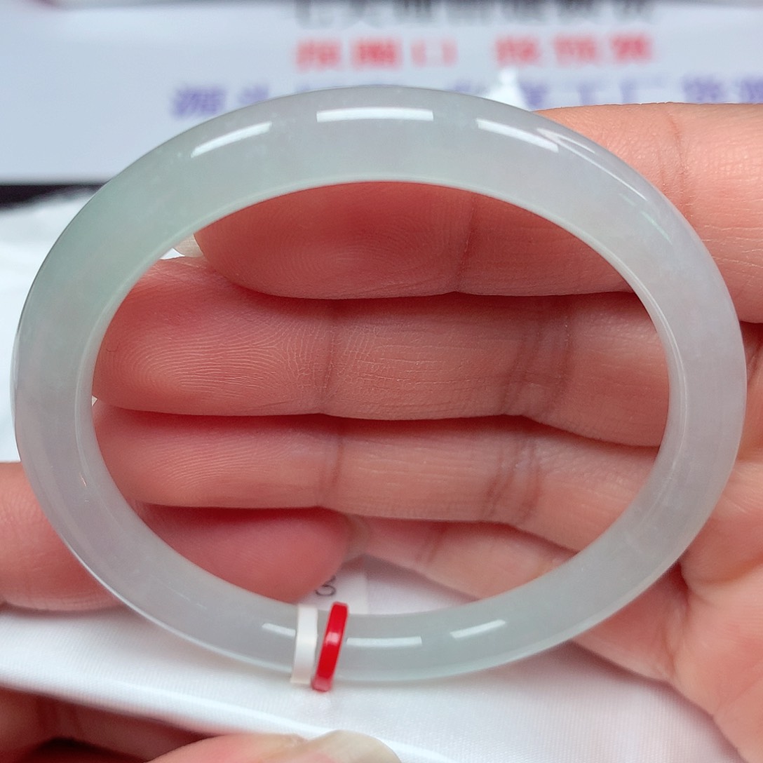 翡翠手镯（圆镯）未镶嵌