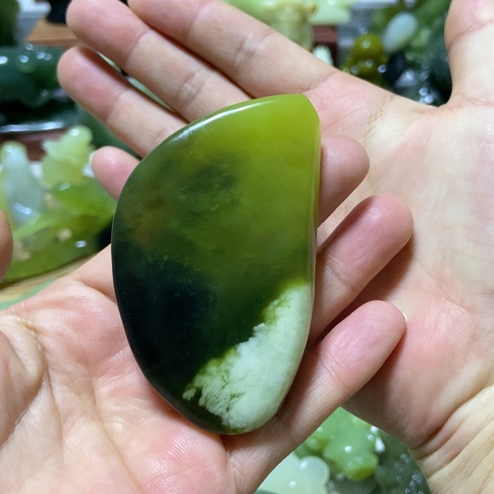 【闪购商品】蛇纹石玉把件未镶嵌