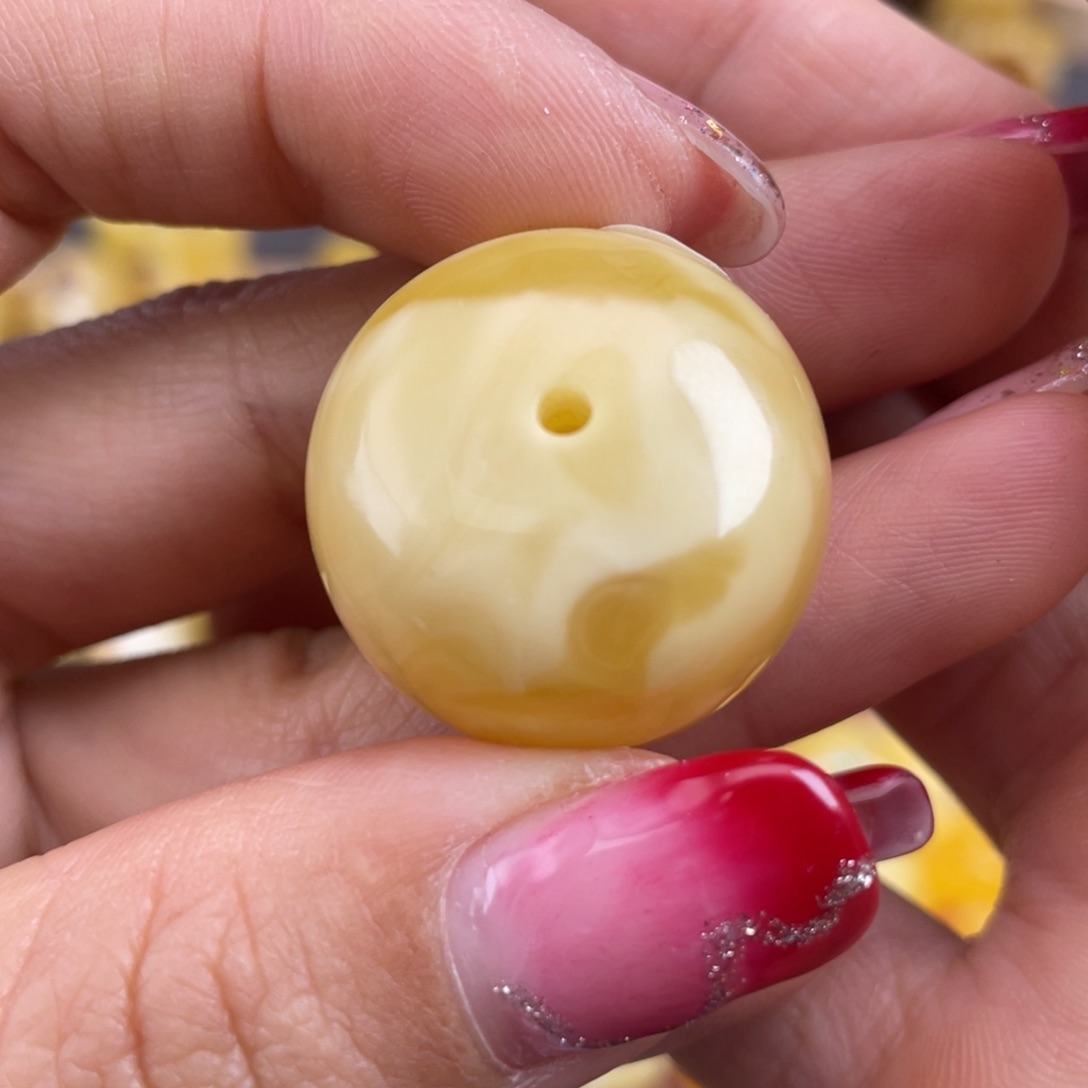 琥珀裸石未镶嵌远*蜜蜡