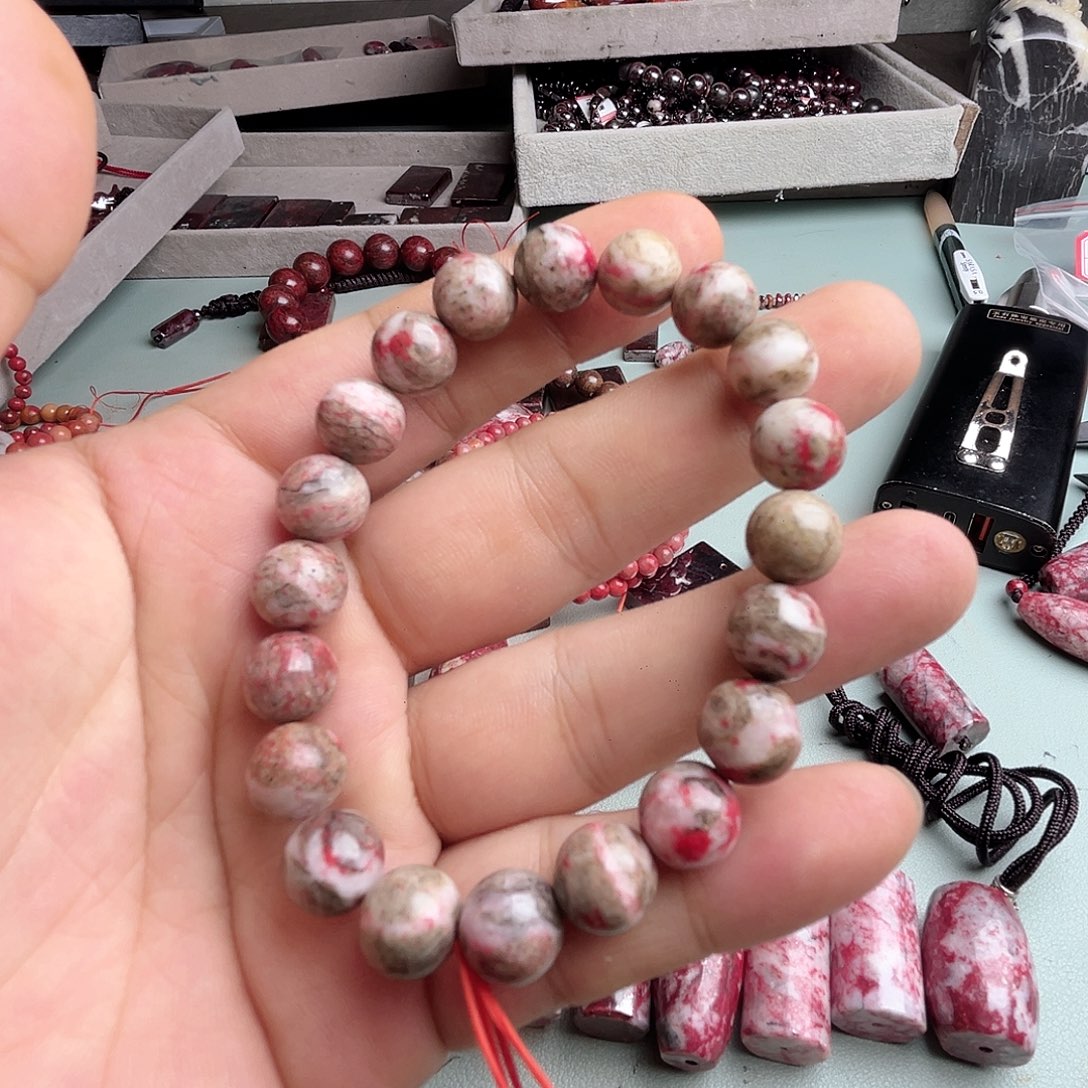 紫砂天然朱砂辰石吊坠