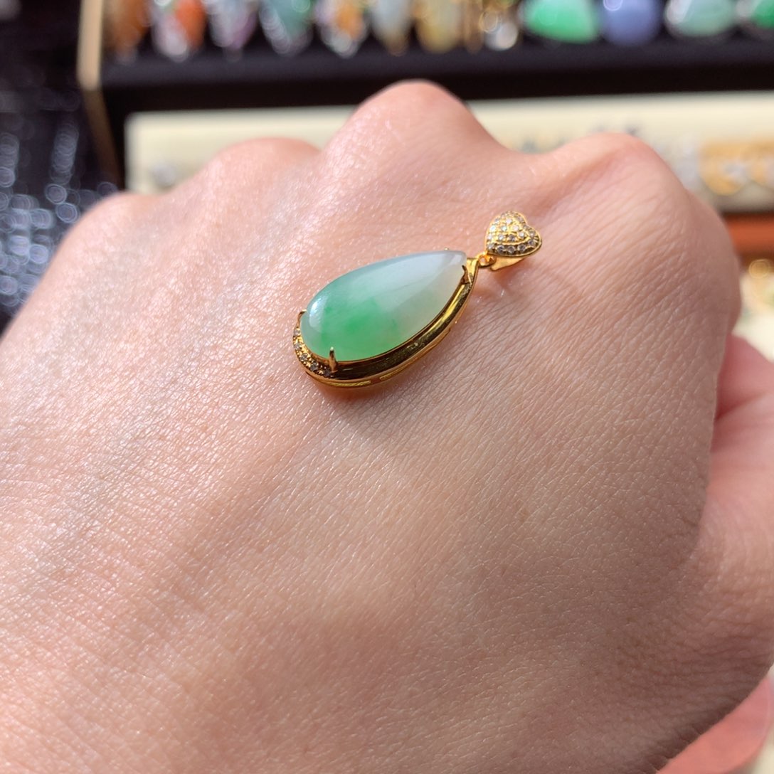 翡翠颈饰18K金镶嵌晴****天翡翠