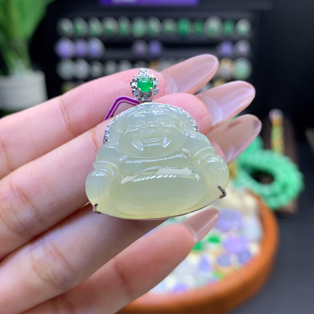 翡翠18K金镶嵌颈饰